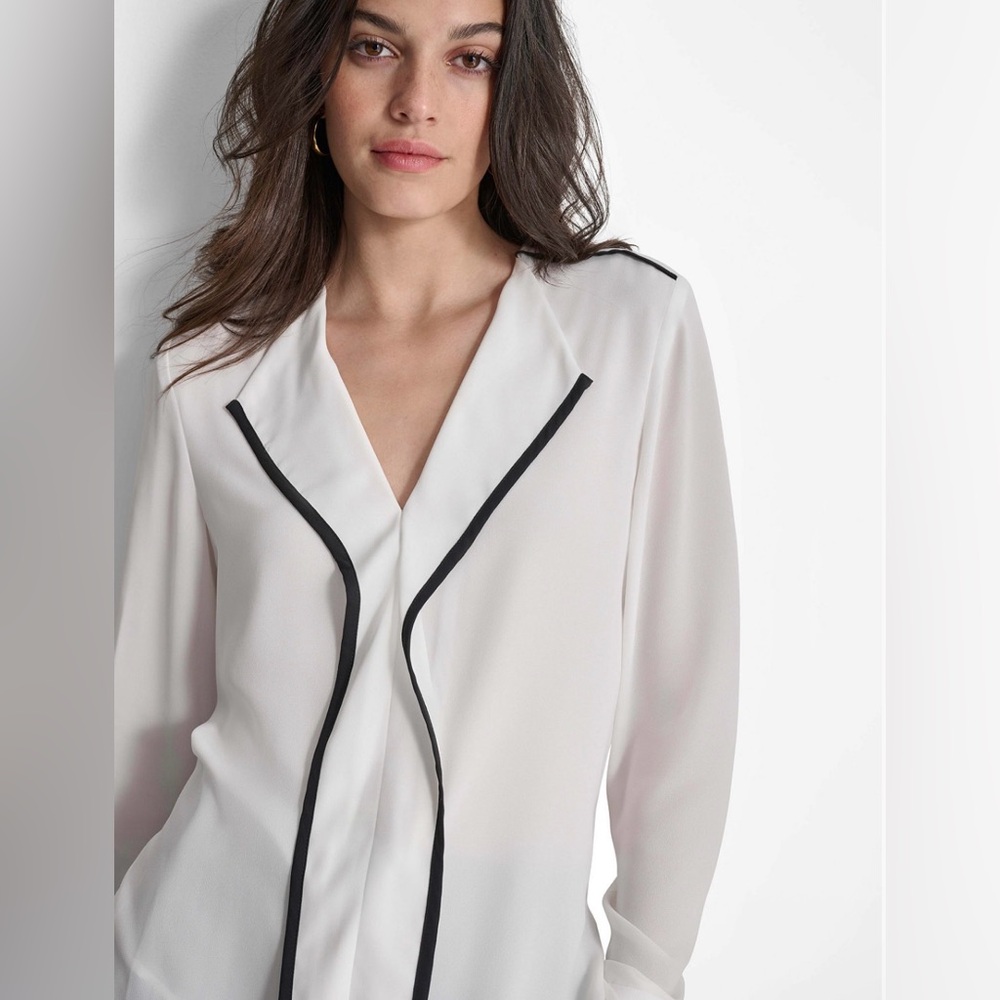 NWT DKNY Women's V-Neck Contrast Trim Long Sleeve Blouse Size L